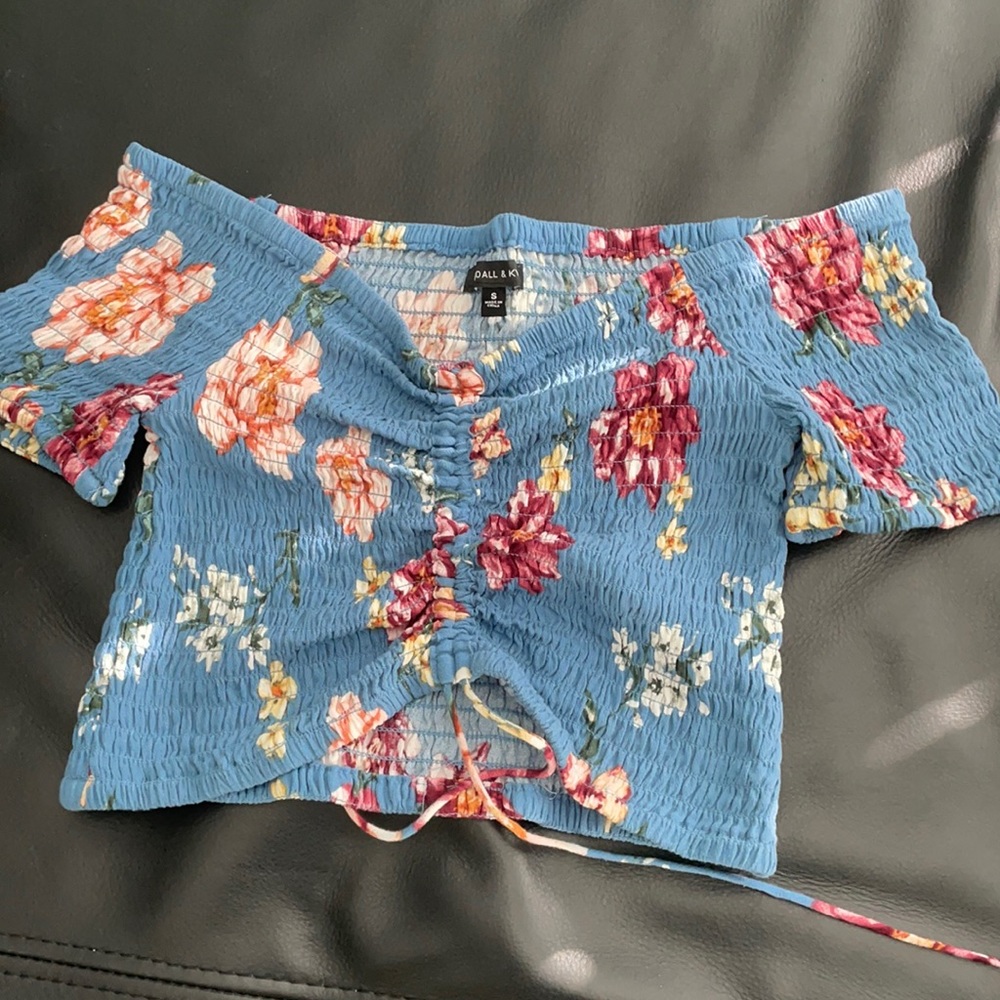 Beautiful top size Small